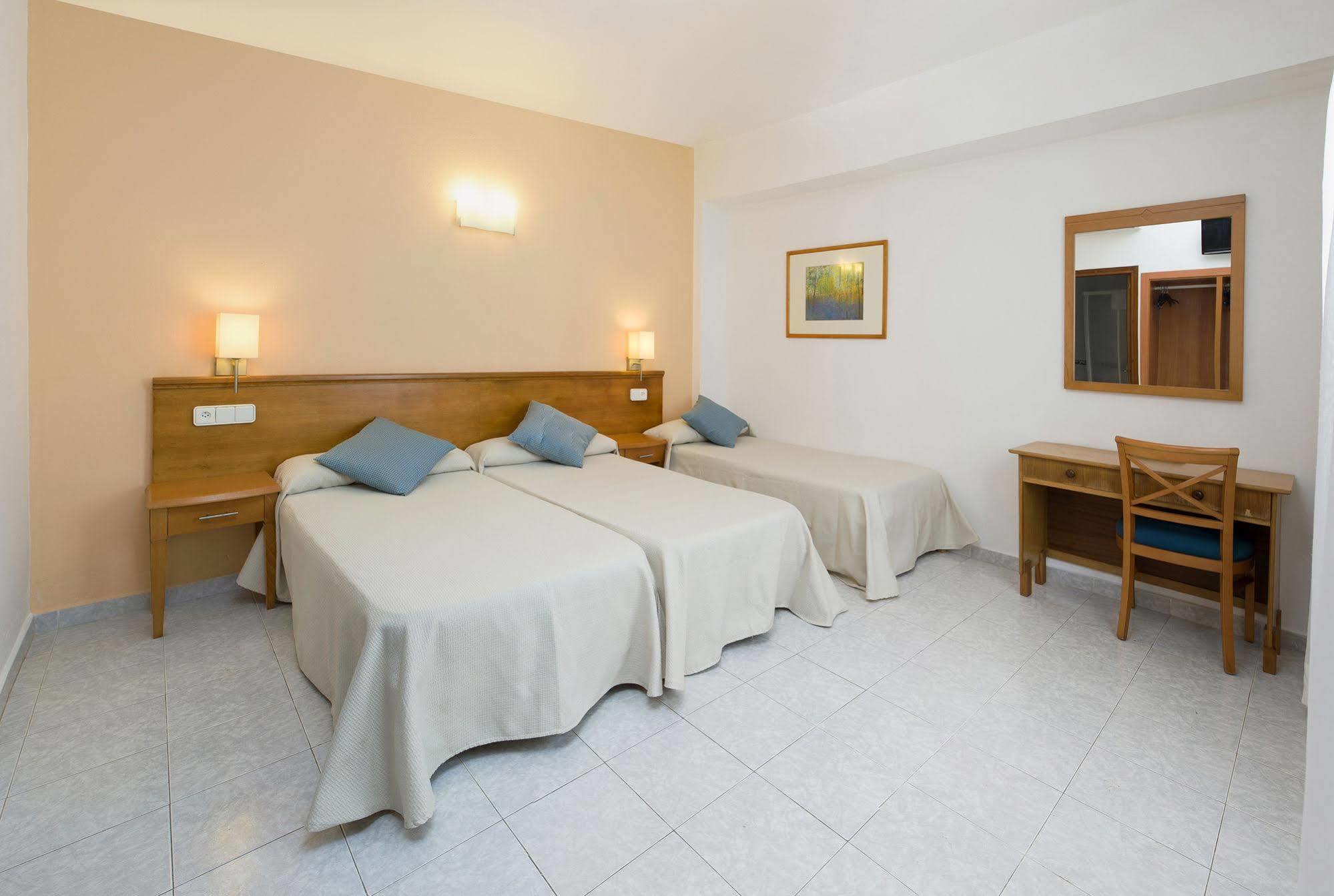 Hostal Mallorca San Antonio  Exterior photo