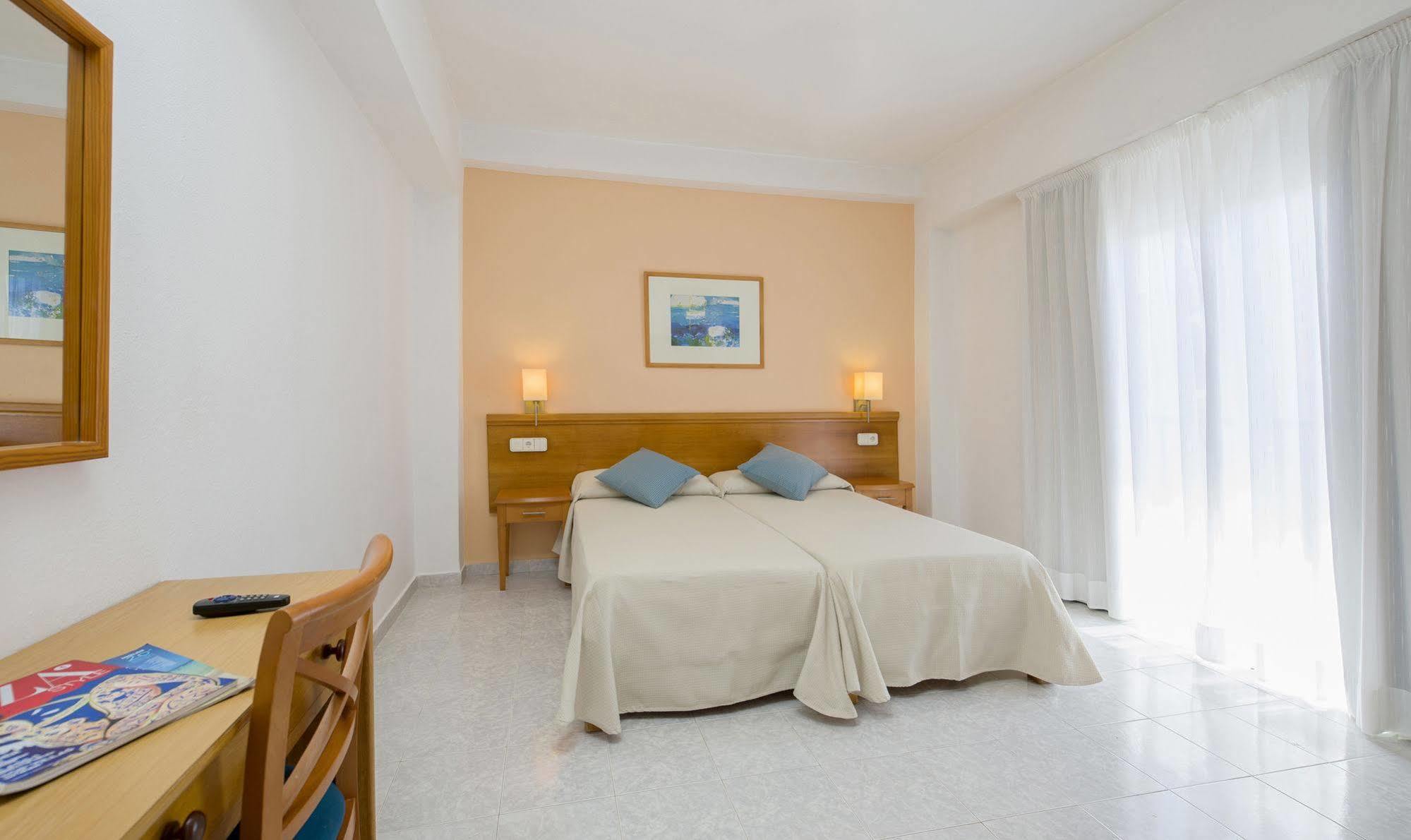 Hostal Mallorca San Antonio  Exterior photo